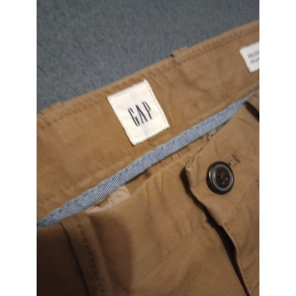 GAP Khakis Chinos Pants Relaxed Fit Straight Mens 30x32 NWOT